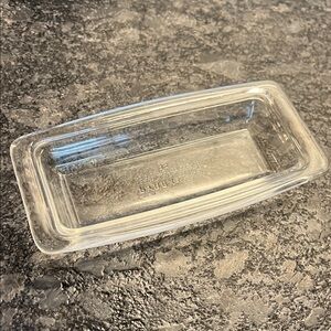 REPLACEMENT bottom of Pyrex Clear Glass Butter Dish. Bottom only
